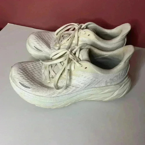 HOKA Women Clifton - Picture 2 of 7
